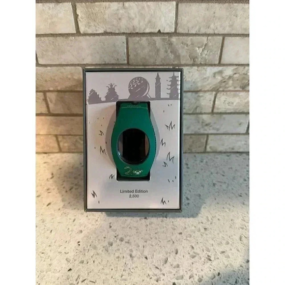 Disney Celebrating 20 Years of Pins Event Magic Band Bg - Picture 2 of 3